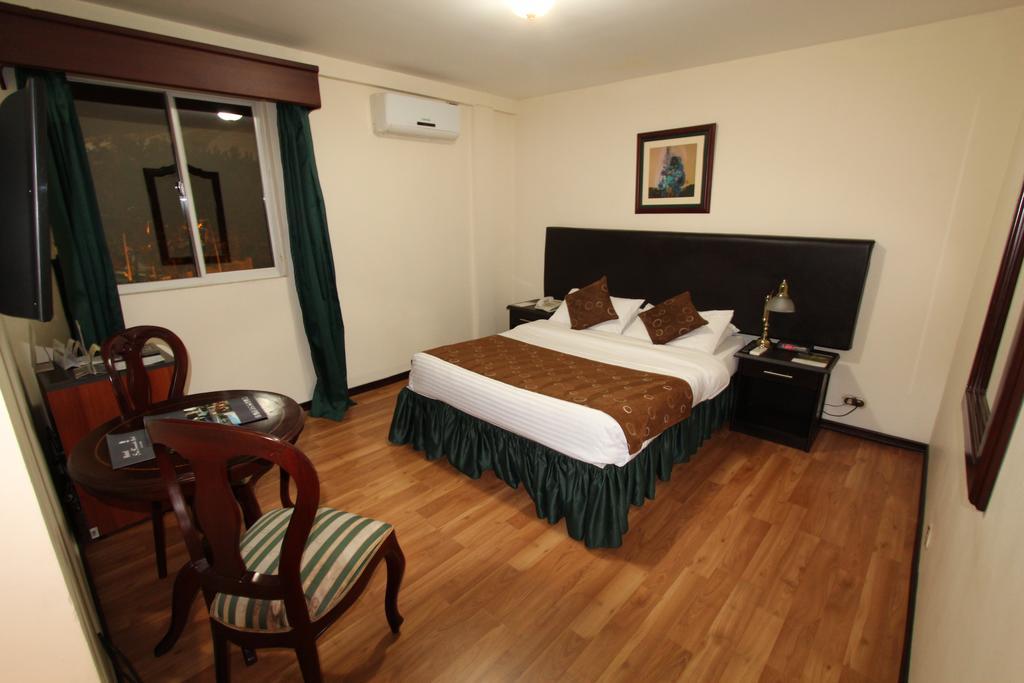 San Fernando Real Hotel 4*