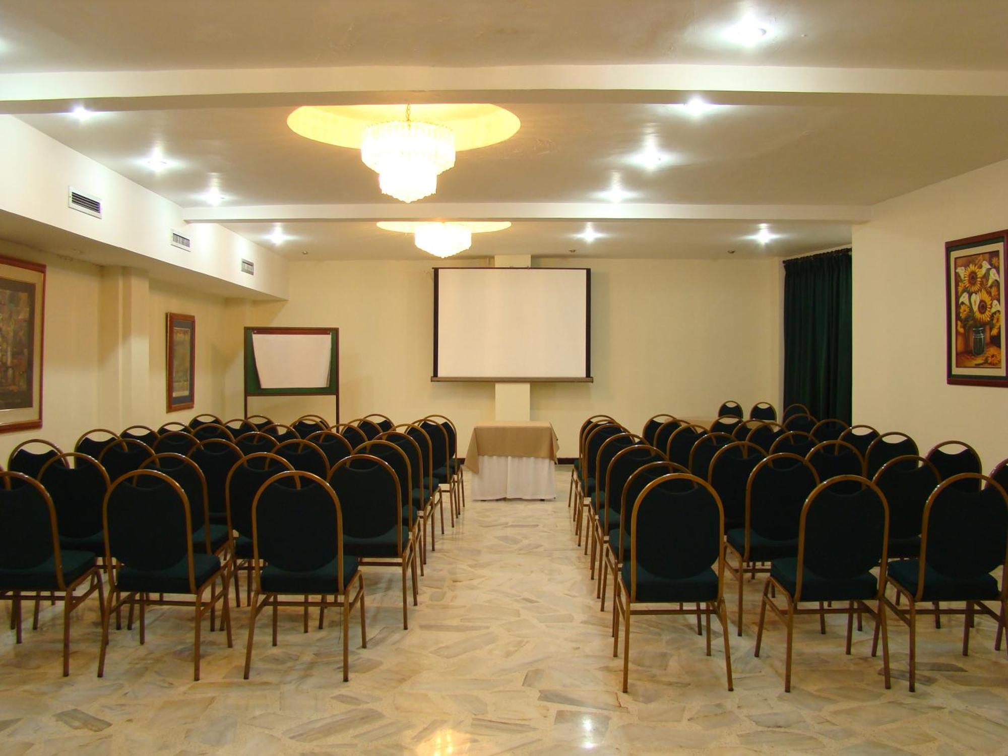 San Fernando Real 4* Cali