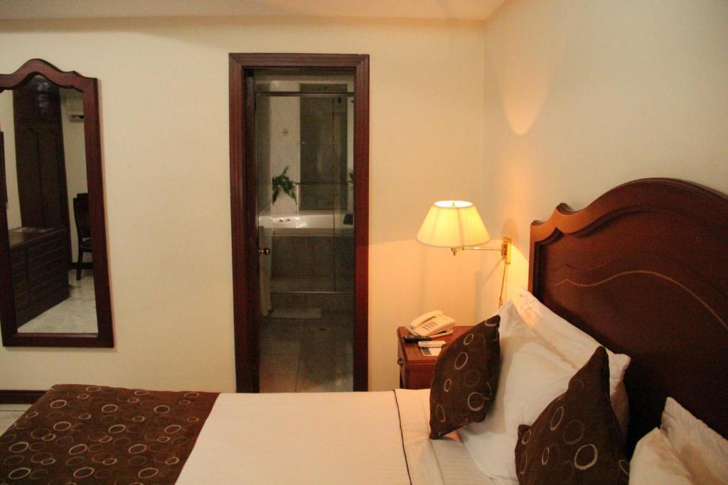 San Fernando Real Hotel 4*